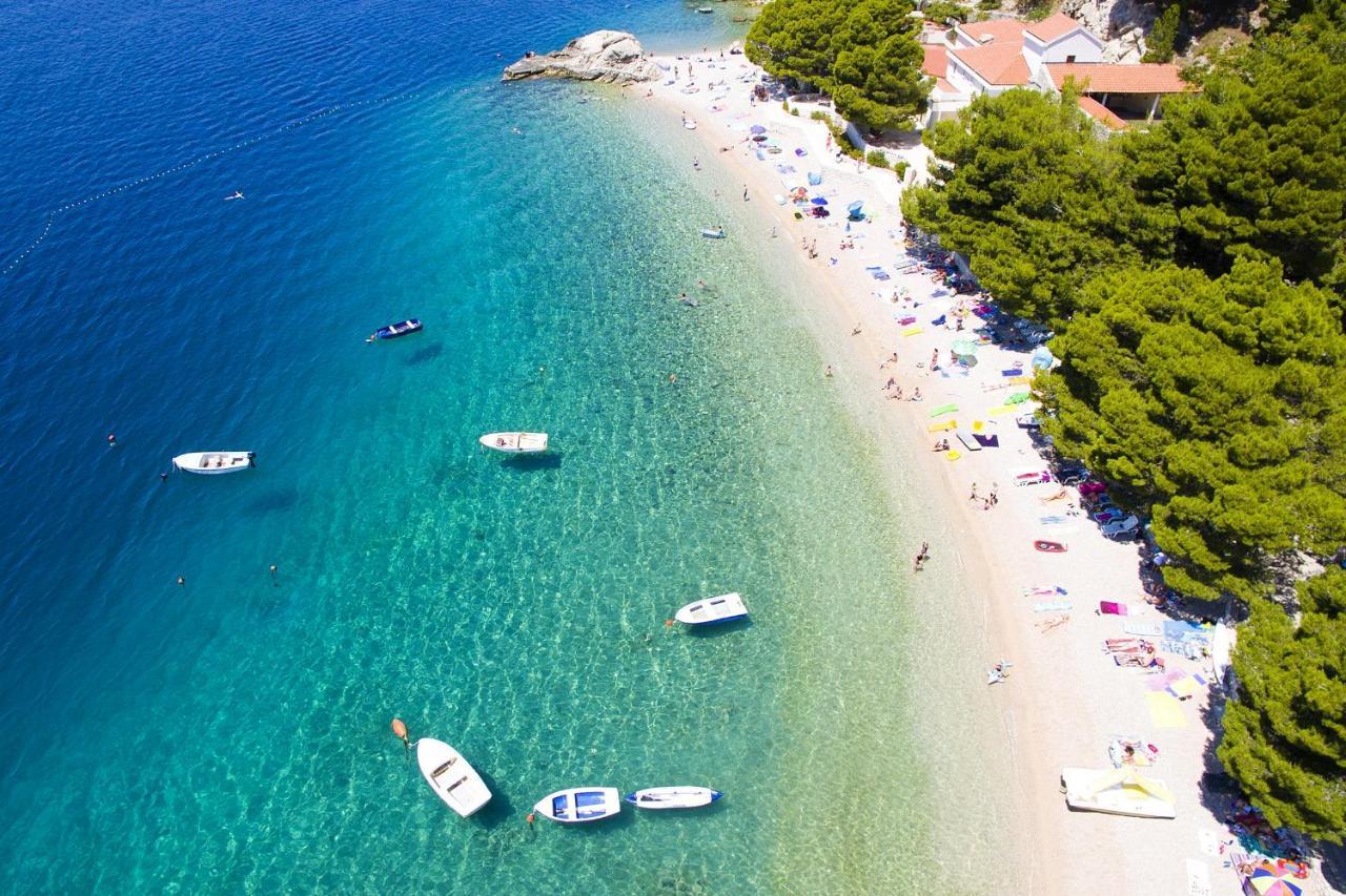 Apartments By The Sea Brela, Makarska - 16065 Exterior foto
