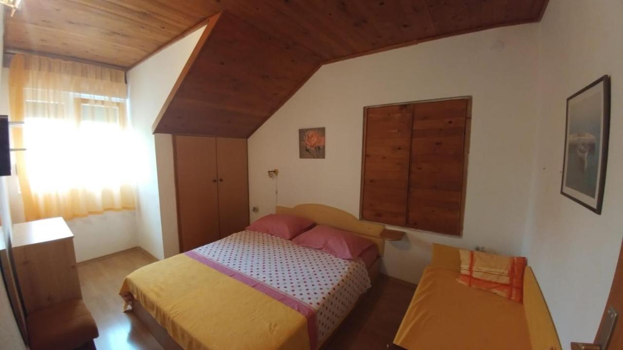 Apartments By The Sea Brela, Makarska - 16065 Exterior foto