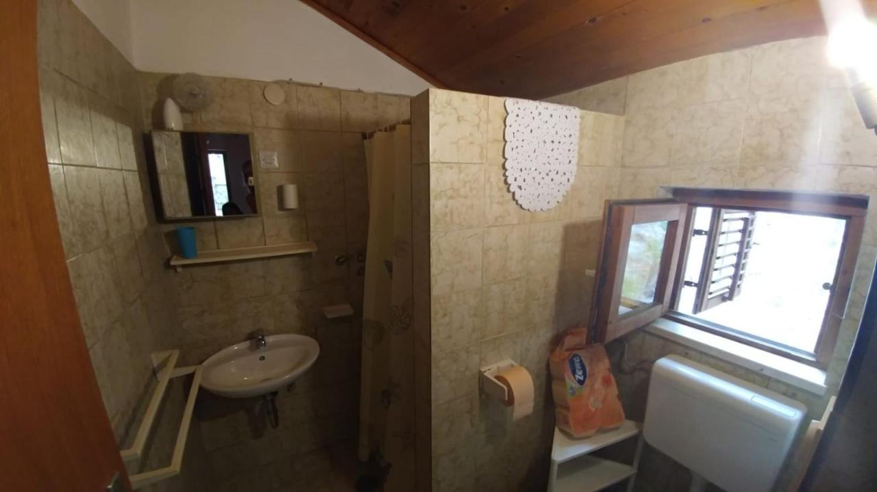 Apartments By The Sea Brela, Makarska - 16065 Exterior foto
